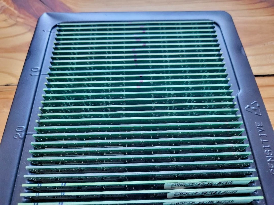 Lote de 50 Bandejas DIMM Largas Antiestáticas - 50PC Servidor/Escritorio RAM Lote Mixto - Leer Foto 3 de 4