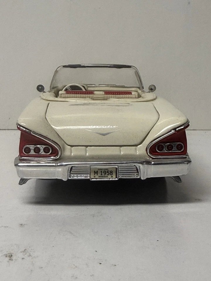 Coche clásico Chevy Impala 1958 1/24 multicolor hierro fundido modelo DP8018-21 Foto 4 de 4