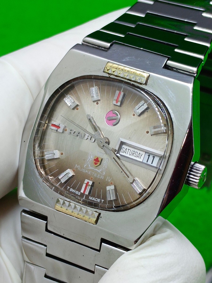 vintage RADO Musketeer IV watch Automatic 25 Jewels Day / Date
