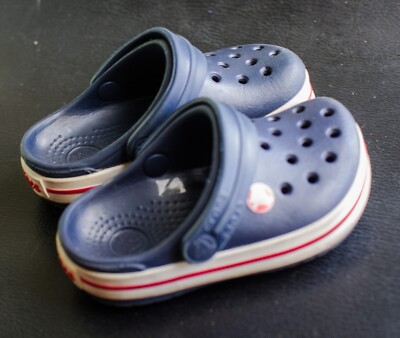 Crocs baby boy's dark blue rubber casual clog shoes size 4/5
