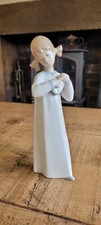 Lladro Daisa Figurine Girl With Guitar