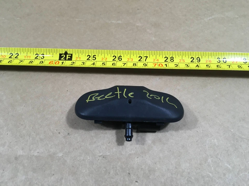 2012-2016 VOLKSWAGEN Beetle WINDSCREEN WASHER JET SPRAY BOCAL 5M0955986C FABRICANTE DE EQUIPAMENTO ORIGINAL. - Imagem 2 de 4