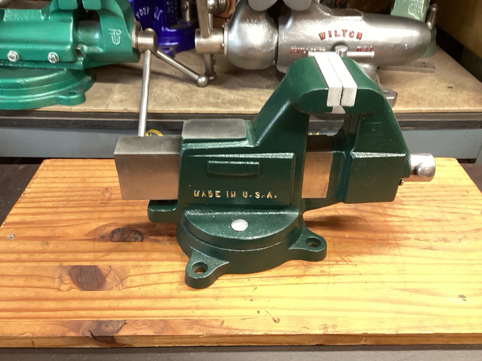 Restored Vintage  Columbian Professional Vise  3 In Jaws 26 LBS USA