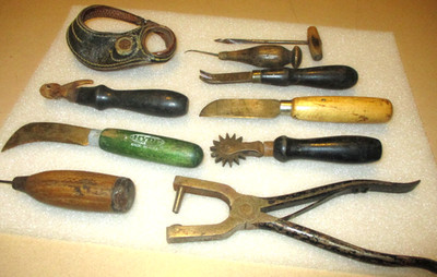 NICE LOT  OF 10 - VINTAGE LEATHER WORKING TOOLS--LEATHERCRAFT TOOLS
