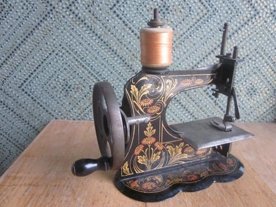 ANCIENNE MACHINE À coudre enfant en fonte année 1900 JC LP RW Paris BABY EUR 120,00 - FR