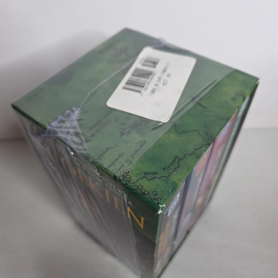 The Lord Of The Rings JRR Tolkien Box Set 4 Books 2001 Paperback Hobbit Foto 2 de 4