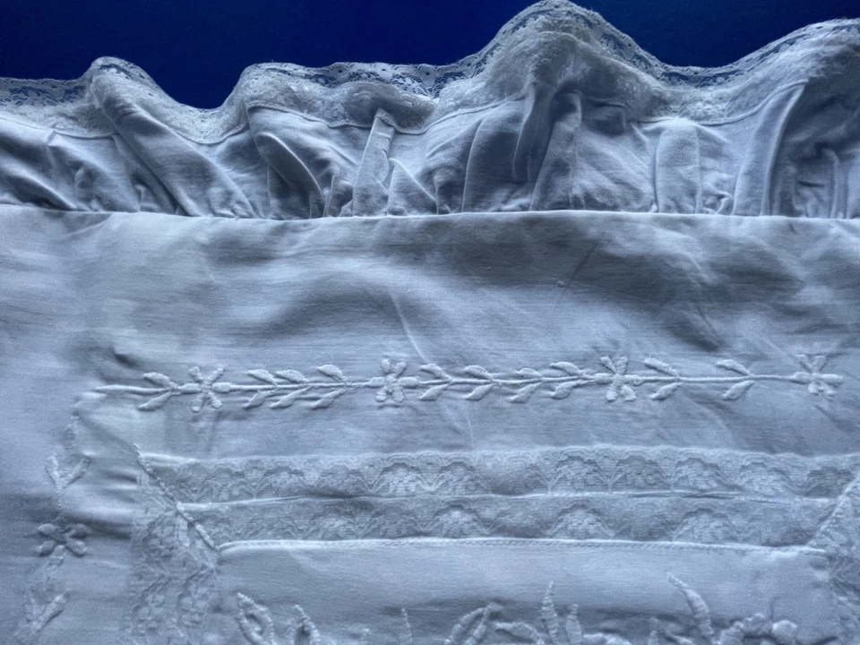 petite taie ancienne/ vintage/ pur coton/broderies/dentelle (utile:38X38)  (L95) - Photo 2/4