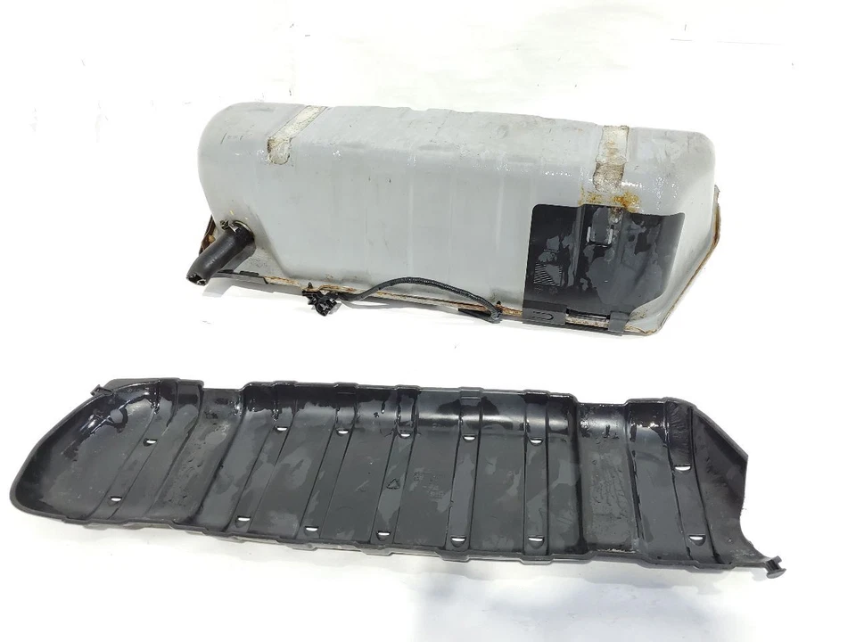 Base del tanque de combustible 1,4 L híbrido tracción delantera OEM 2011 2012 2013 Chevrolet Volt Foto 2 de 4