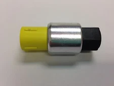 S038 Low Cut Out Pressure Switch for Air Conditioning System OEM# YC1Z19E561BA