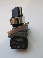 SCHNEIDER ELECTRIC ZBE-101 CONTACT BLOCK + ZB4BD3 SWITCH+ ZB4B7009 COLLAR UNUSED