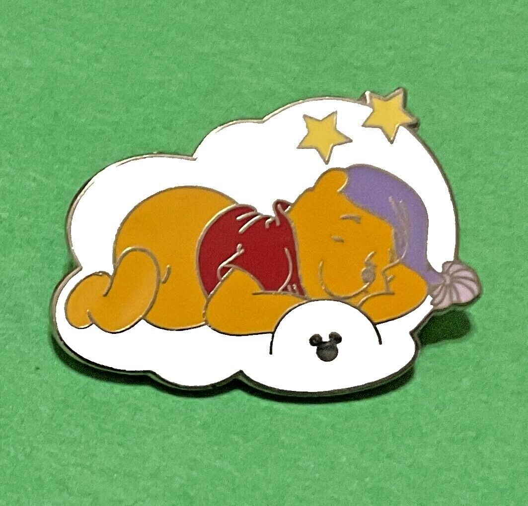 DISNEY DLR Global Lanyard Series 3 - Cloud Nap Winnie the Pooh #40029