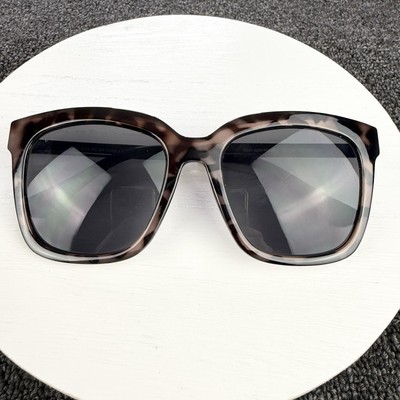 DIFF Eyewear Hailey Tortoise Sunglasses Oversized Square  display picture 3