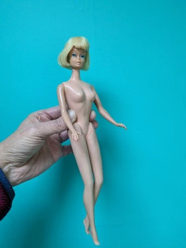 Vtg 1965 Long Hair Pale Blonde Bend Leg Am. Girl Barbie #1070 As-IsFREE SHIPPING
