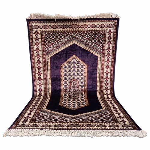 Traditional Hand Knotted Ink Black Artsilk Rug Size 2.5Ft x 4Ft For Home Decor - Picture 8 of 15