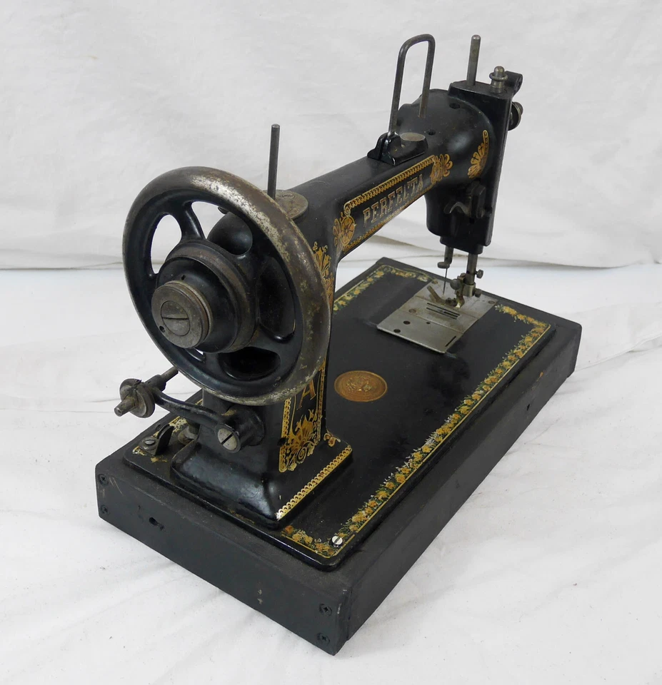 ancienne machine a coudre PERFECTA H VIGNERON - Photo 2/4