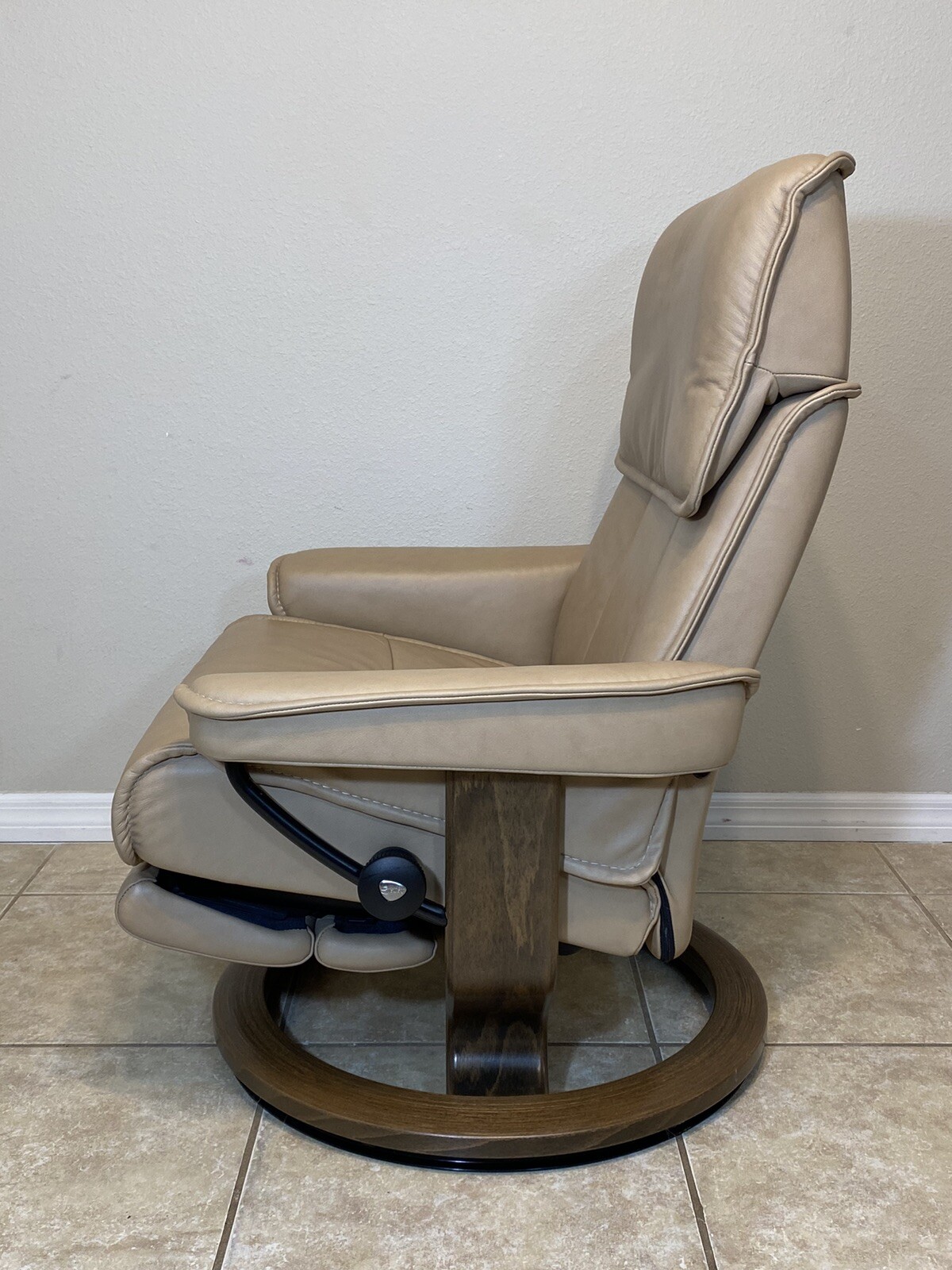 Ekornes Stressless Leather Electric Power Recliner Large ‘Admiral