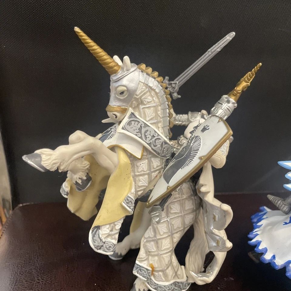 Figura de acción Papo Fantasy World Weapon Master White Unicorn Knight on Horse (2) Foto 4 de 4