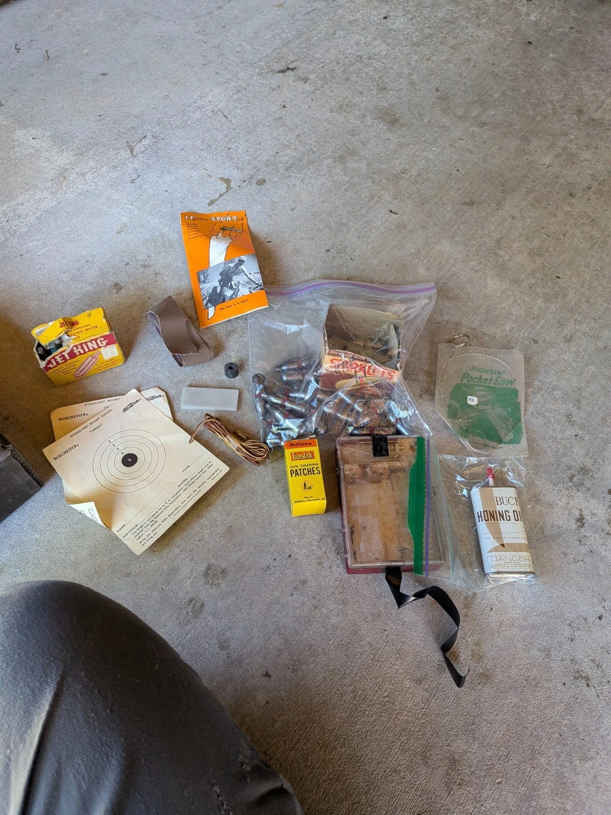 Vintage Outdoorsman Estate Lot Buck Honing Oil Knife Sharpener Jet King CO2 Case