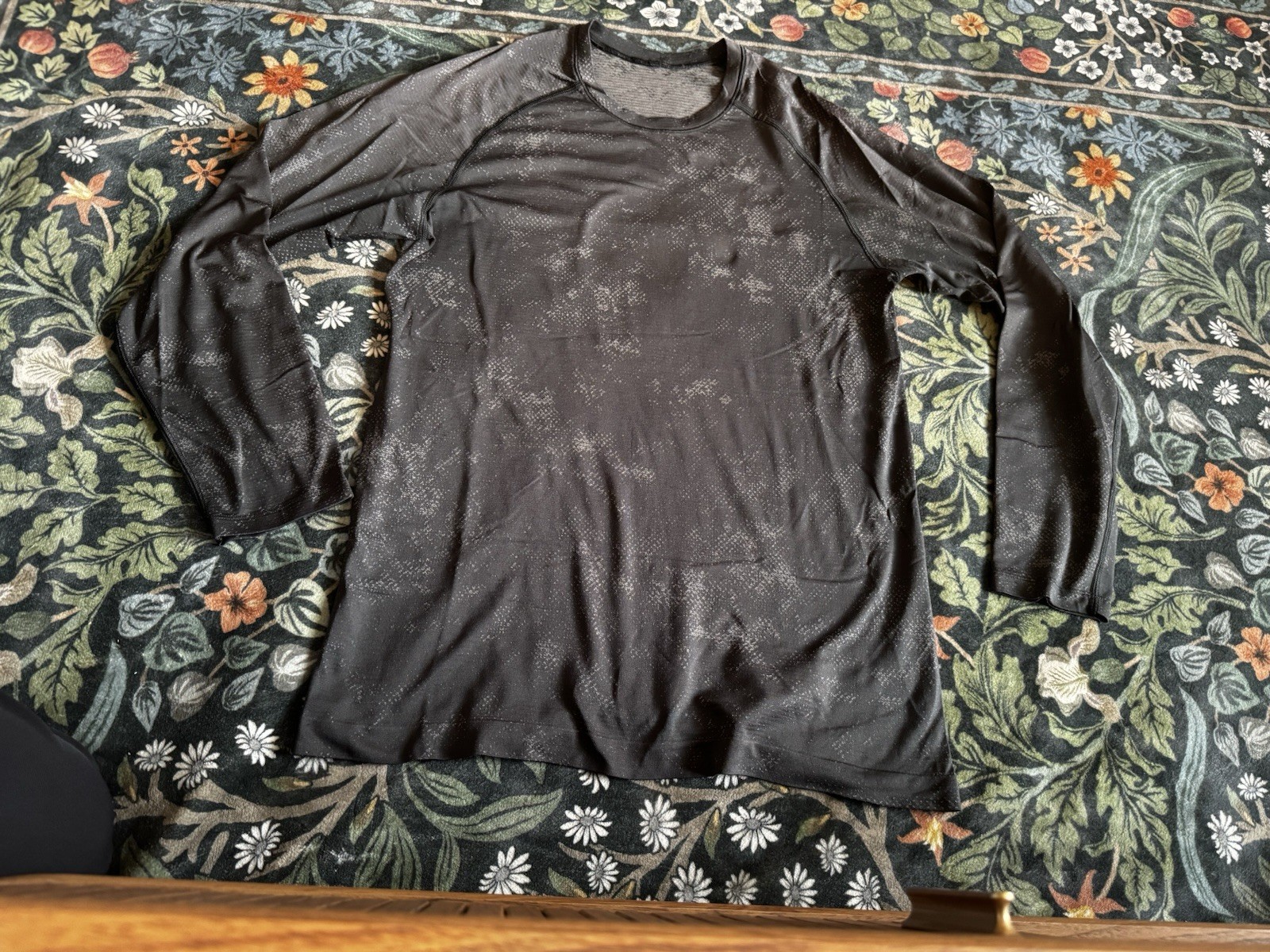 Lululemon Metal Vent Tech Long Sleeve Medium