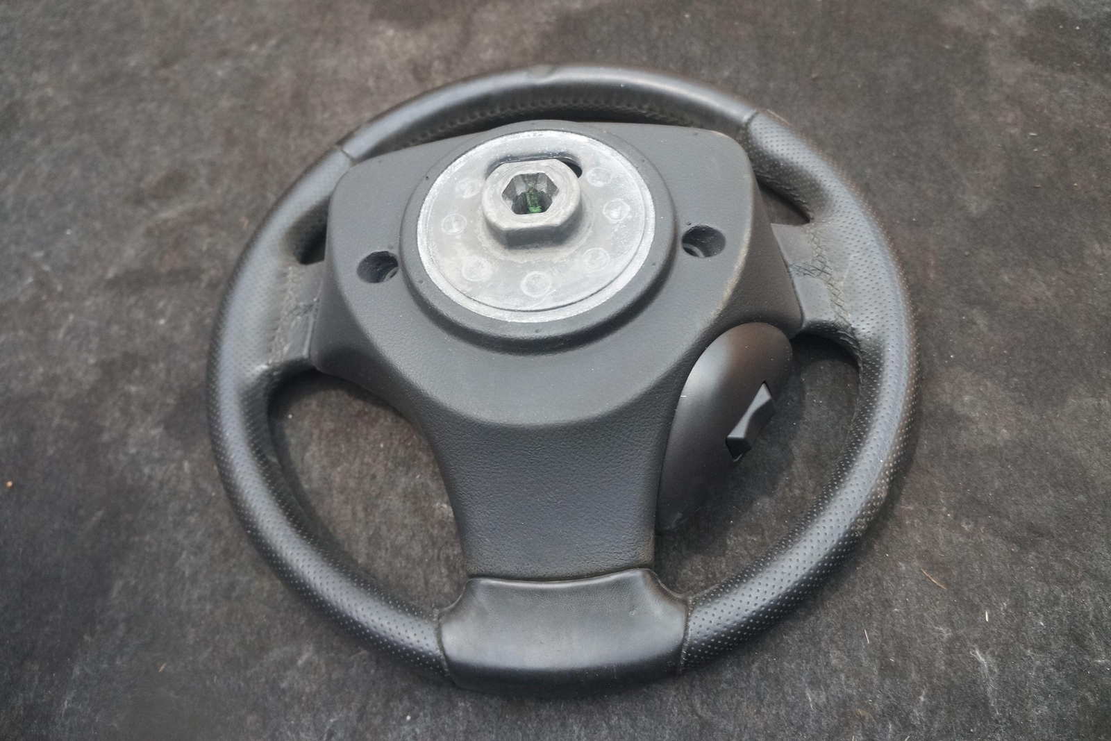 Driver Steering Wheel Black 6G33-3600-CB OEM Aston Martin V8 Vantage 2006
