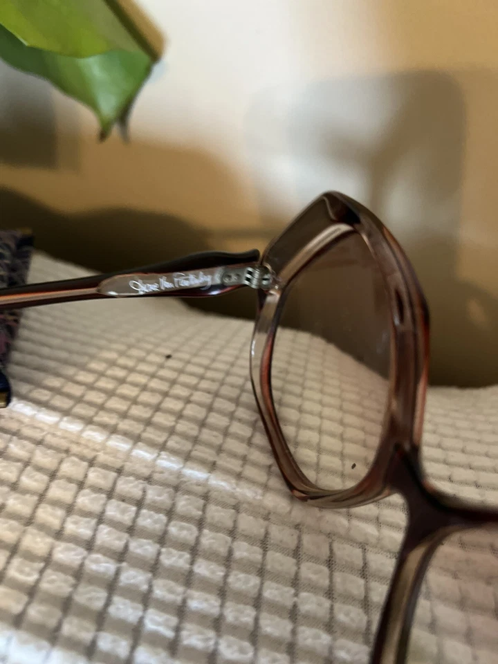 Marcos retro grandes (amanecer) Diane Von Furstenberg años 70, color rosa baya. Foto 3 de 4