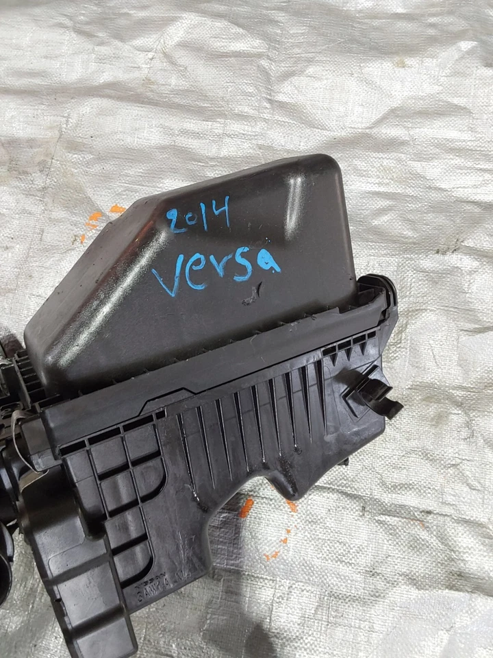 Nissan Versa 2014 filtro de aire conducto de admisión manguera tubo fabricante de equipos originales Foto 2 de 4