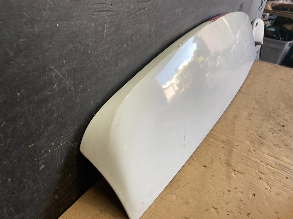 Dodge Grand Caravan 2011 a 2019 alerón trasero superior con luz de freno R5322 DG Foto 3 de 4