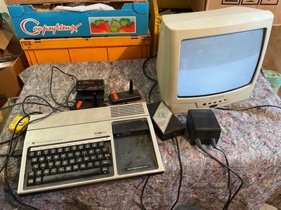 Vintage Computer, Texas Instruments T.I 99 4A mit Patronen und Kabel