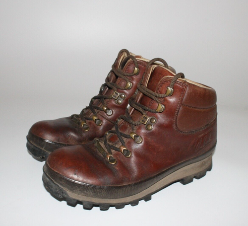 chris brasher walking shoes