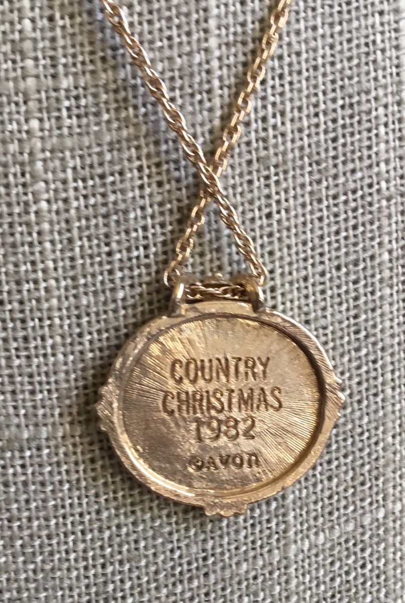 AVON - ビンテージ　クリスマスイヤープレート1982　エイボン社 Avon Country Christmas 1982 Necklace Etched Sleigh Ride