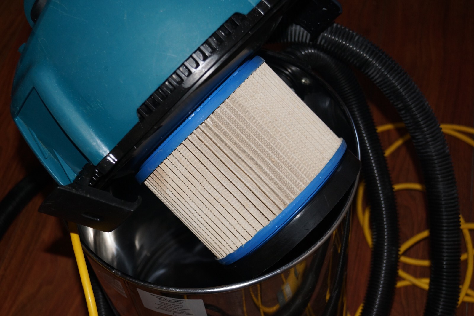 Makita VC3011L Wet & Dry L Class Dust Extractor eBay