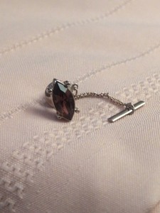 Vintage Large Amythest Colored Cut And Prong Set Stone Tie Tac Gold Toned 