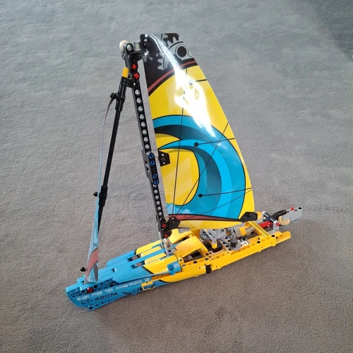 LEGO TECHNIC: Rennyacht (42074)