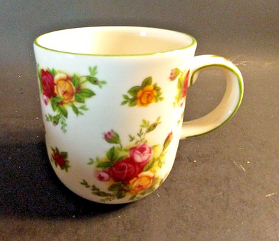 Royal Albert Old Country Roses Casual Classics Mug Green Trim 8 ounces