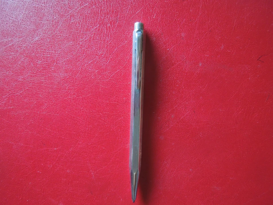 BOLÍGRAFO J6349 DE COLECCIÓN CARAN D' ACHE PLATEADO BUEN ESTADO USADO VER DES Foto 4 de 4