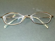 VINTAGE CAROLINA HERRERA NEW YORK EYEGLASSES FRAME H 102 BROWN 135