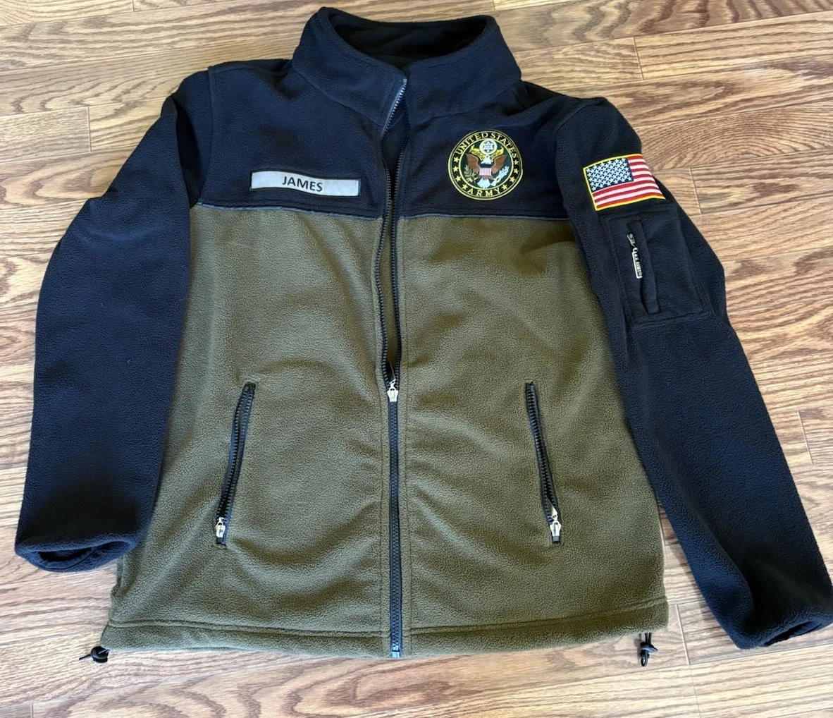 United States Army - Medium - Green Black Full Zip Fleece Jacket - James - Nice!
Opens in a new wind