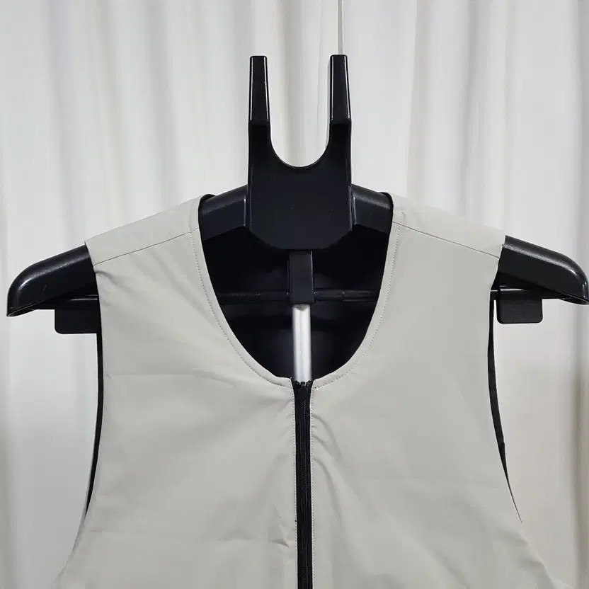 adidas Women's MYSHELTER Reversible Puffer Vest 90 Oil Market thumbnail 3