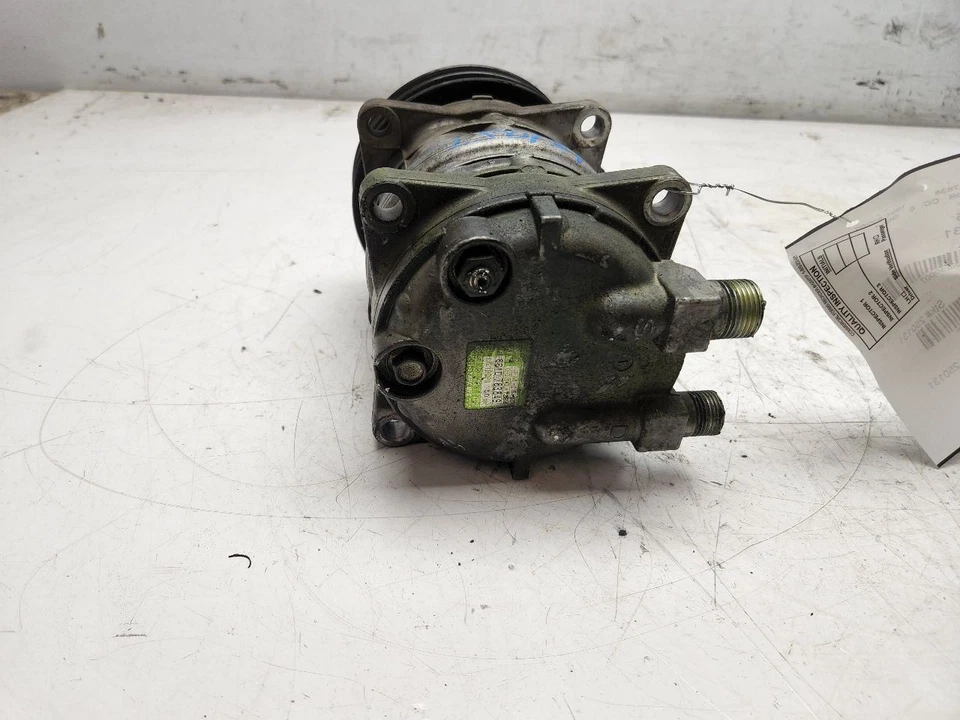 91-93 MAZDA B-2200 AC Compressor 2.2L M/T OEM UE5461450 - Imagem 4 de 4