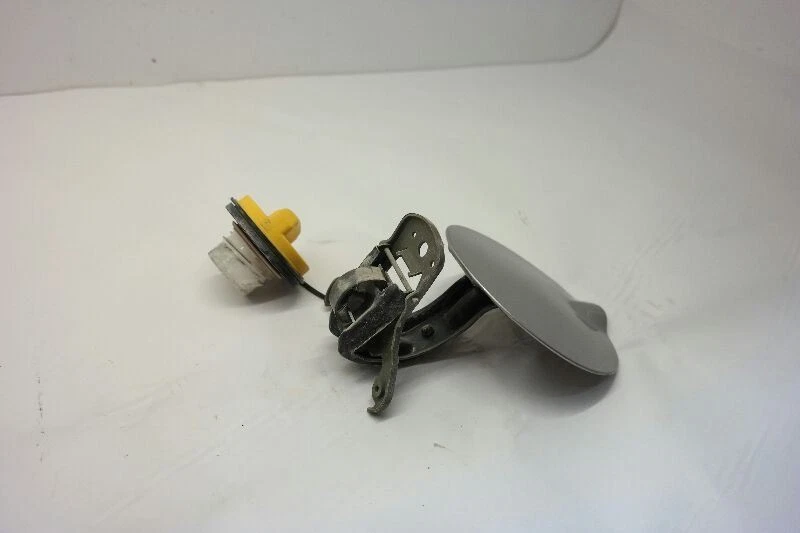 Ford Crown Victoria 2007-2011 puerta de llenado de combustible plateada  Foto 2 de 4