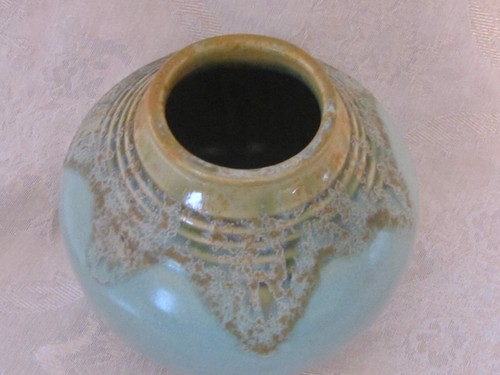 ART DECO ROSEVILLE POTTERY IMPERIAL II VASE SHAPE 466-4" - Picture 3 of 4