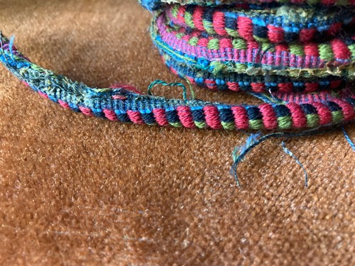 Vintage Napoleon III French Trim – Two Lengths (138" & 96") - Red and Blue - Picture 5 of 7