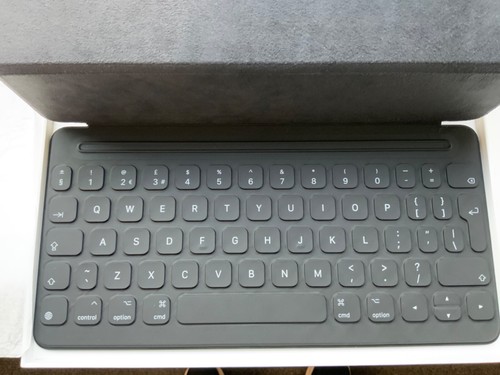 Clavier intelligent Apple iPad authentique (iPad 7e, 8e et 9e génération) 10,5 pouces #6 - Photo 1/1