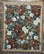 MOHAWK HOME The Christmas Rose & Poinsettia Throw