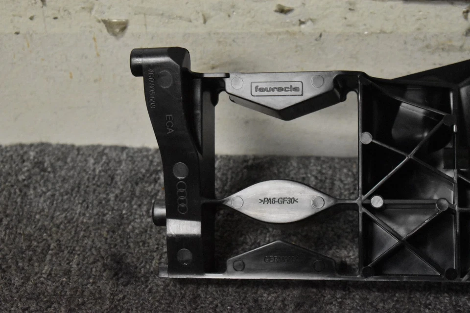 AUDI A4 PREMIUM 2012-2015 SOPORTE DE MONTAJE DERECHO FABRICANTE DE EQUIPOS ORIGINALES Foto 2 de 4