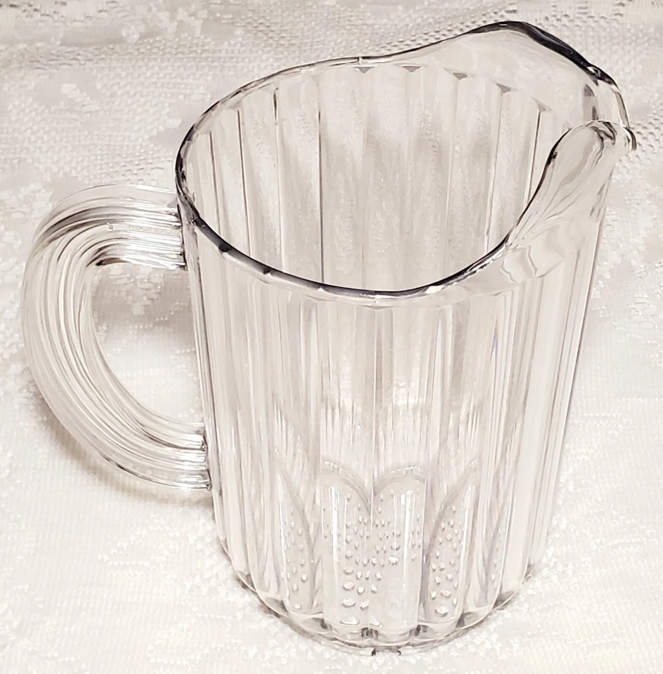 2 jarras de restaurante acanaladas de plástico transparente 1 60 oz Rubbermaid y 1 48 oz de colección LEER Foto 3 de 4