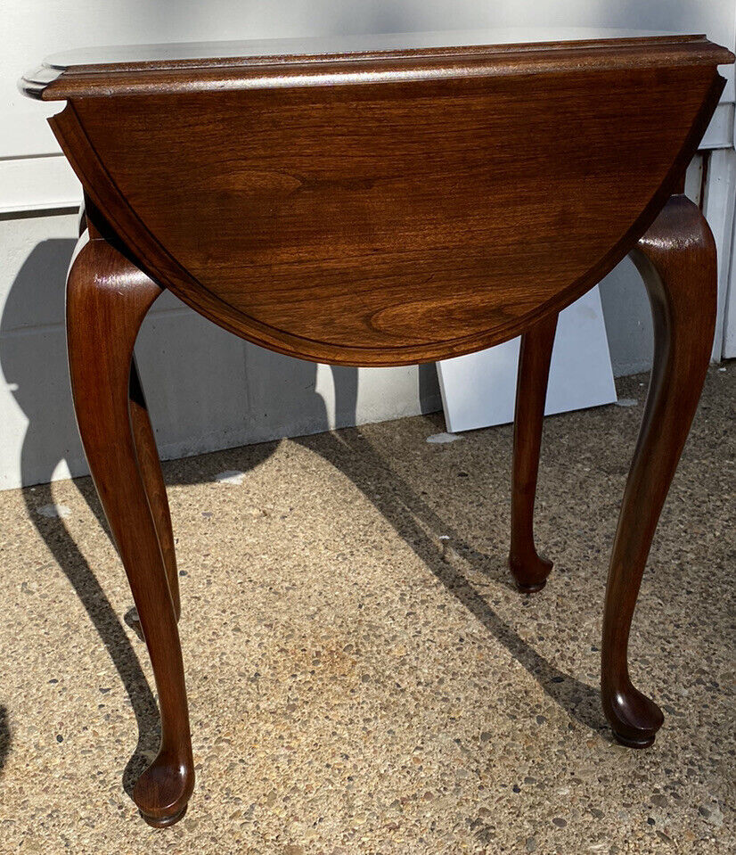 ETHAN ALLEN GEORGIAN COURT CHERRY QUEEN ANNE DROP LEAF END ETHAN ALLEN GEORGIAN COURT CHERRY QUEEN ANNE DROP LEAF END