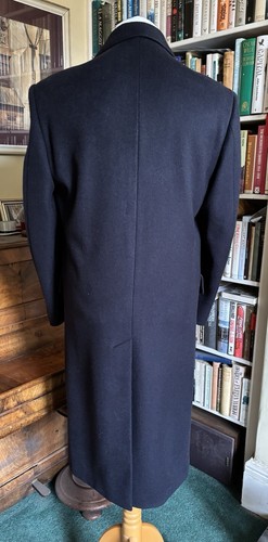 Aquascutum men’s navy wool overcoat. C44”. Single-br. In excellent condition - Picture 11 of 20