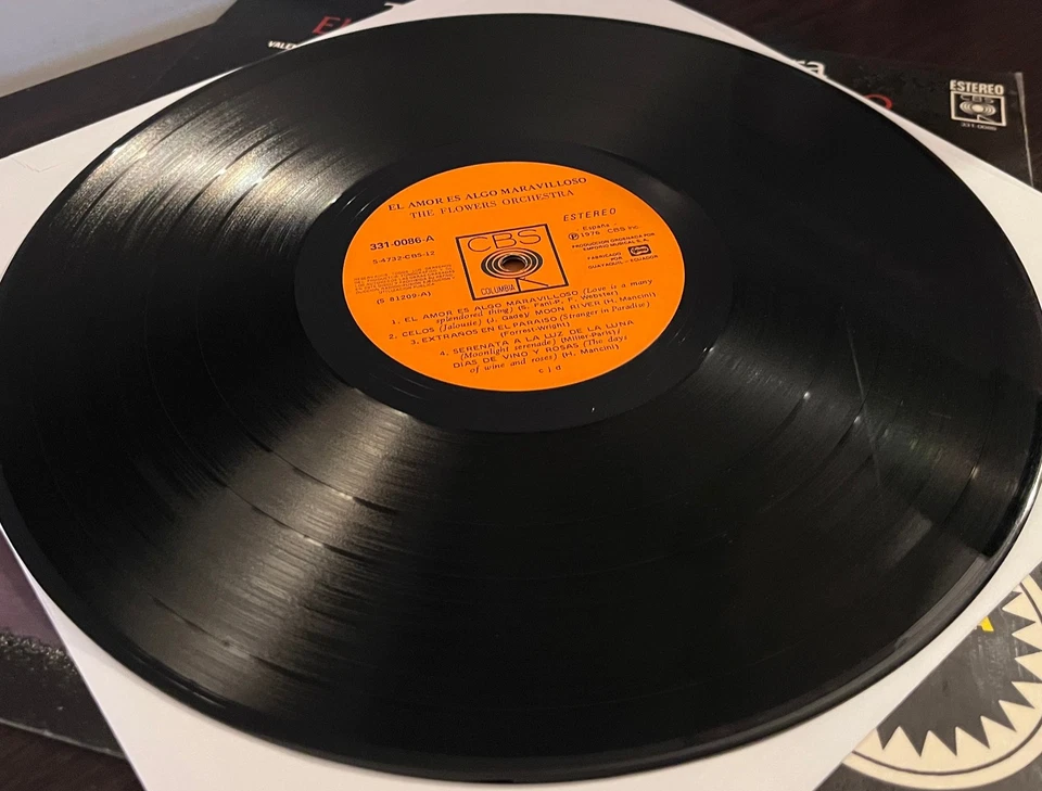 Flowers Orchestra - El Amor Es Algo Mara (Cheesecake) - 12" Vinyl Record LP - G+ - Image 3 of 3