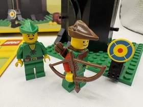 LEGO 6054 LegoLand Castle Forestmen's Hideout 99.9% Complete, Box & Instructions